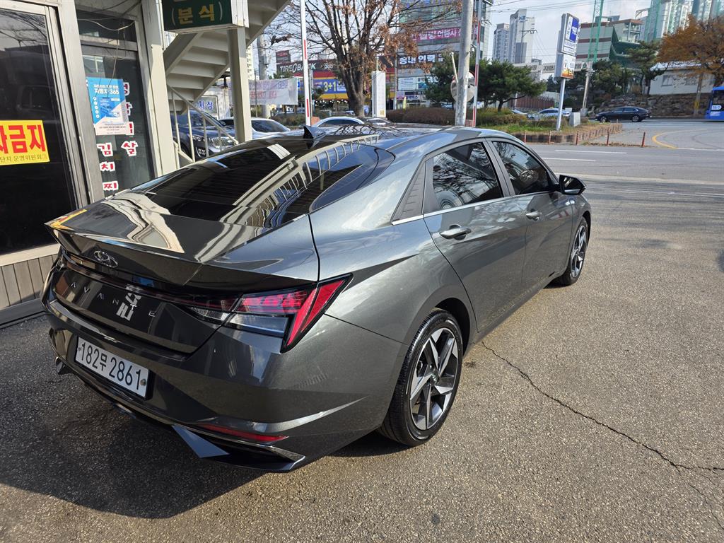 HYUNDAI Avante - Vista 4