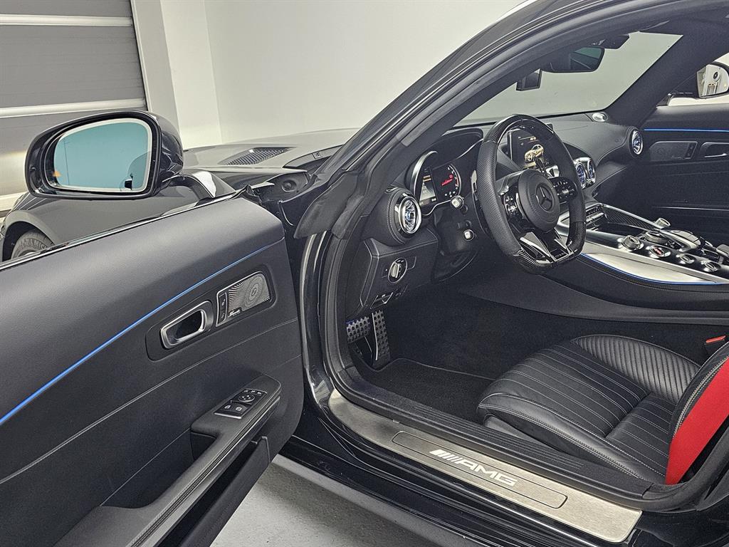 Mercedes Benz AMG GT - Vista 11