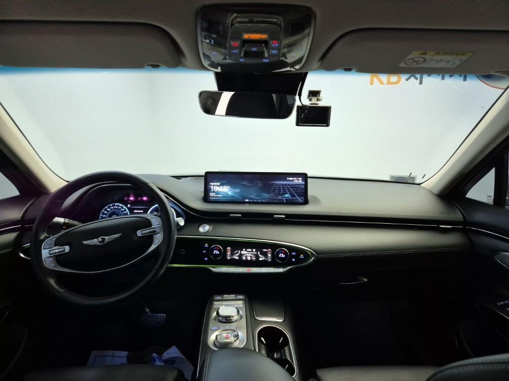 Genesis GV70 - Vista 7