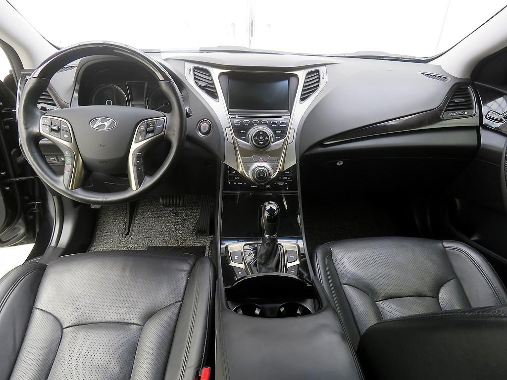 HYUNDAI Grandeur - Vista 7