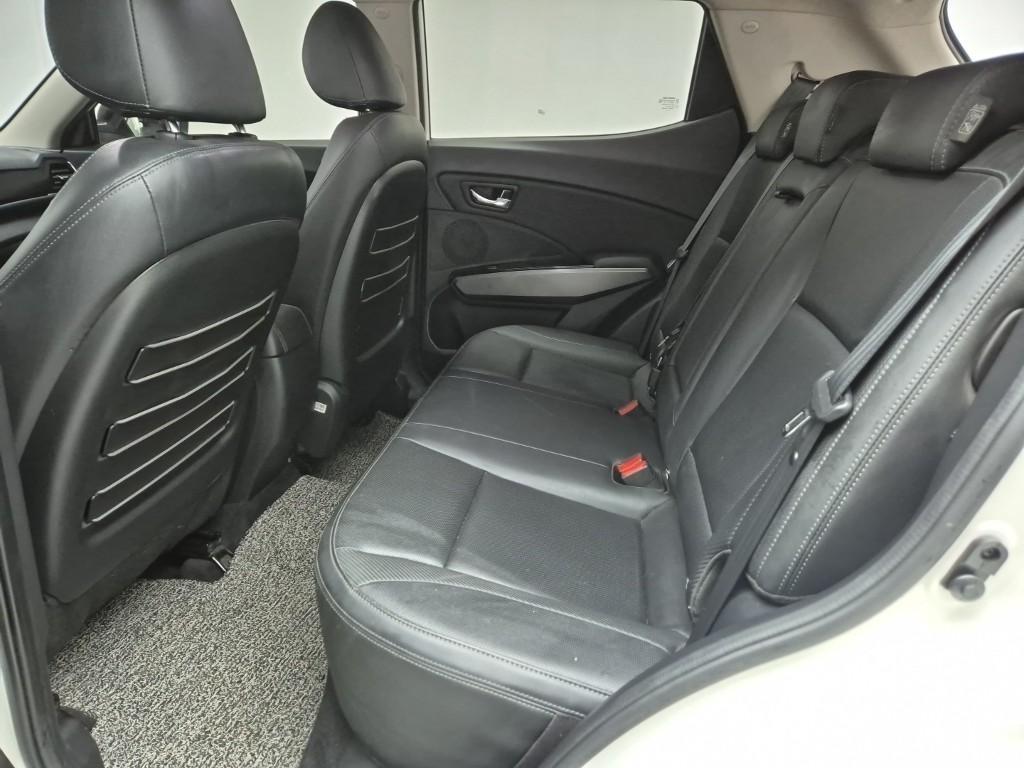 Ssangyong Tivoli - Vista 12