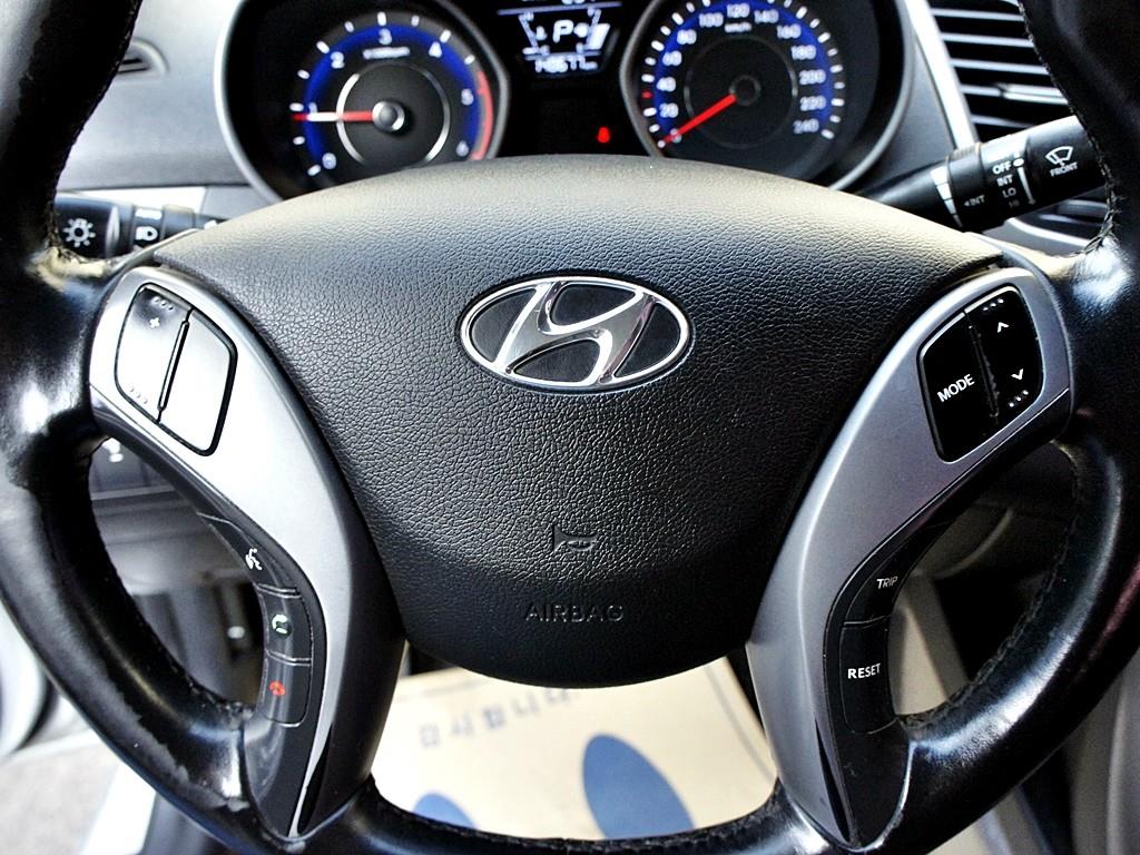 HYUNDAI Avante 2016 Gris - Importación desde Corea - HF Imports Iquique - Foto 8