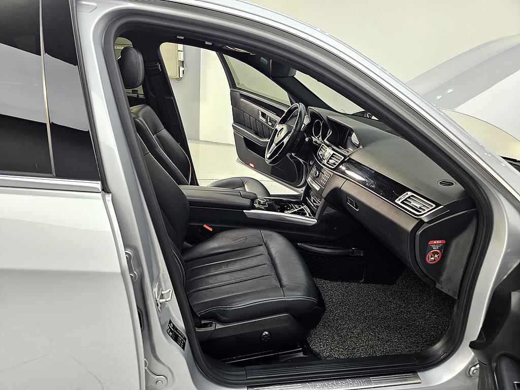 Mercedes Benz E class - Vista 11