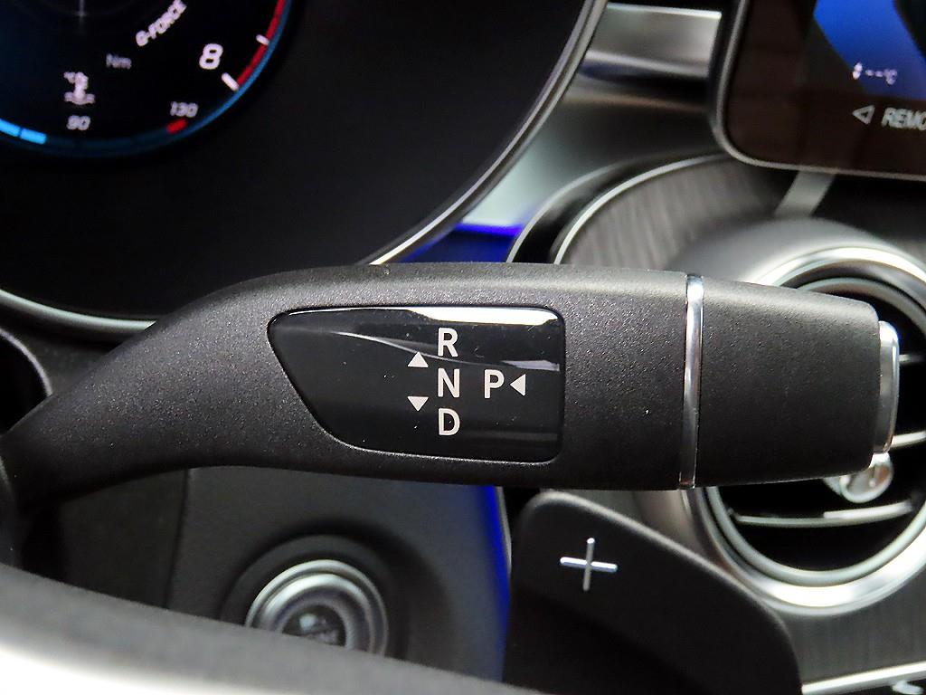 Mercedes Benz GLC Class - Vista 10