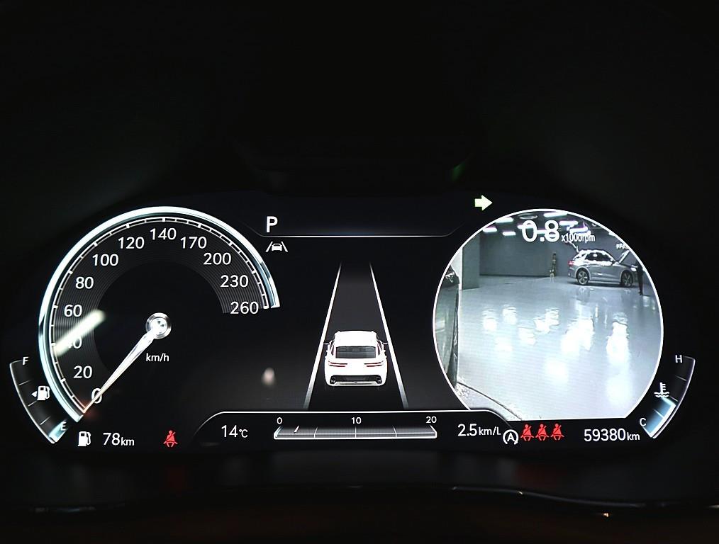 Genesis GV70 - Vista 5