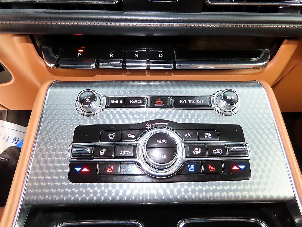 Lincoln Aviator - Vista 12