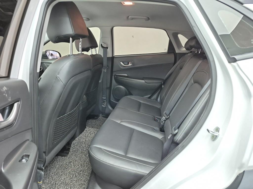 HYUNDAI Kona - Vista 12