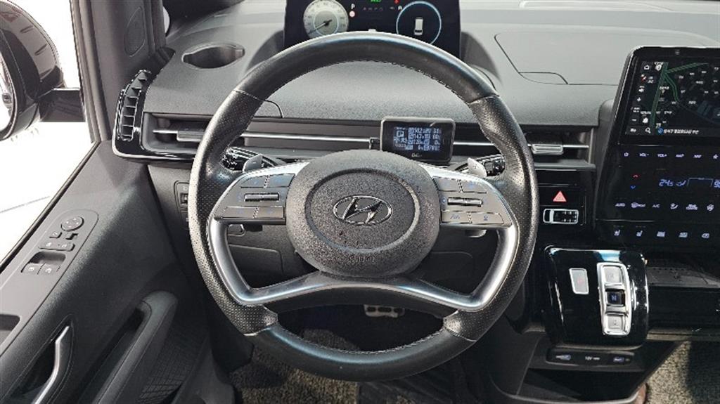 HYUNDAI Staria - Vista 12