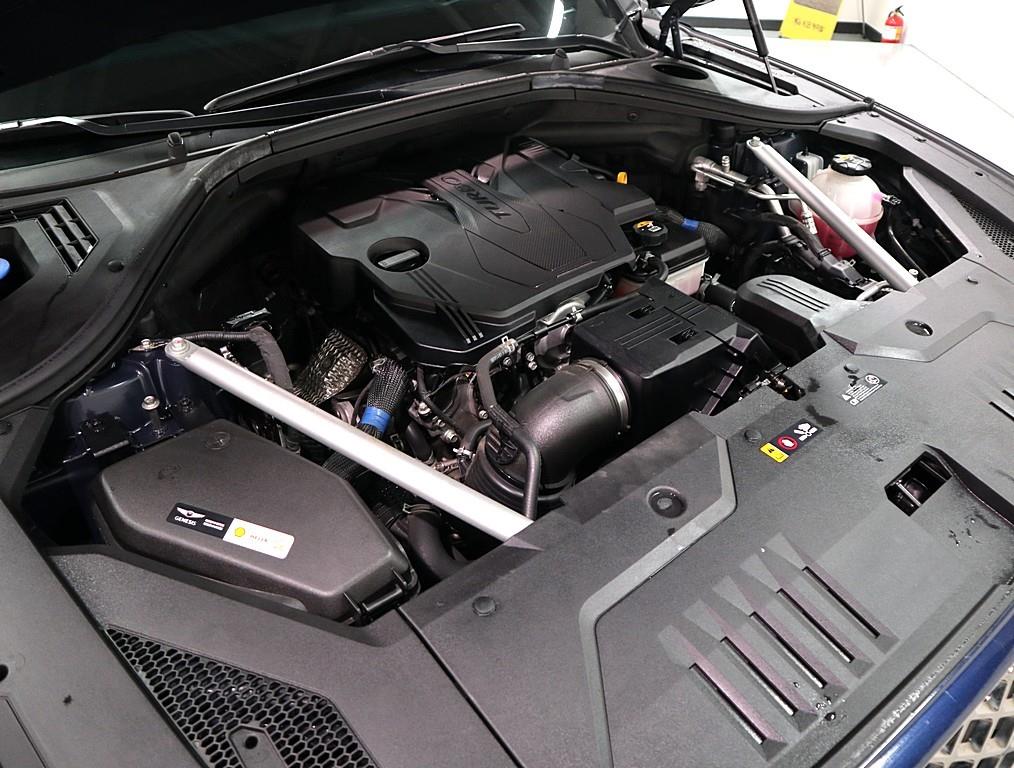 Genesis GV70 - Vista 6