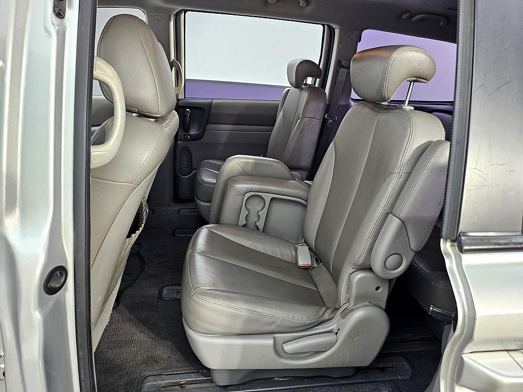 KIA Carnival - Vista 9