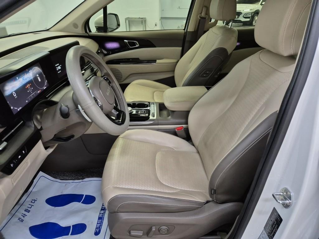 KIA Carnival - Vista 11