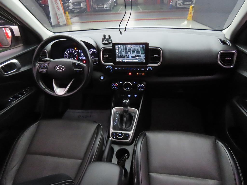 HYUNDAI Venue - Vista 7