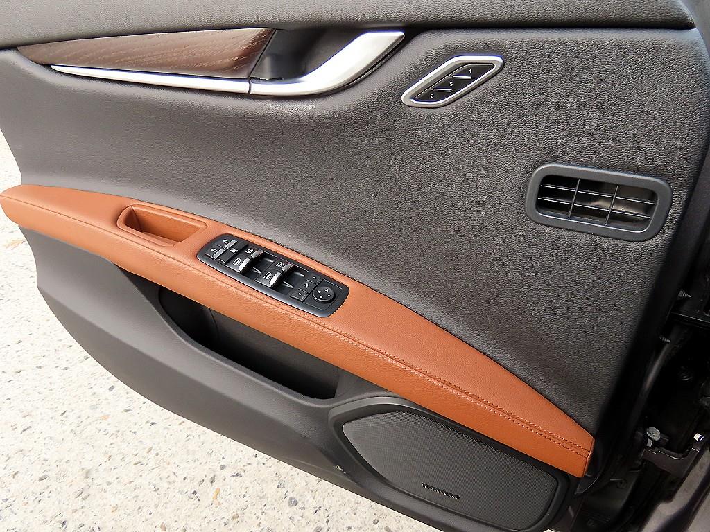 Maserati Ghibli - Vista 11