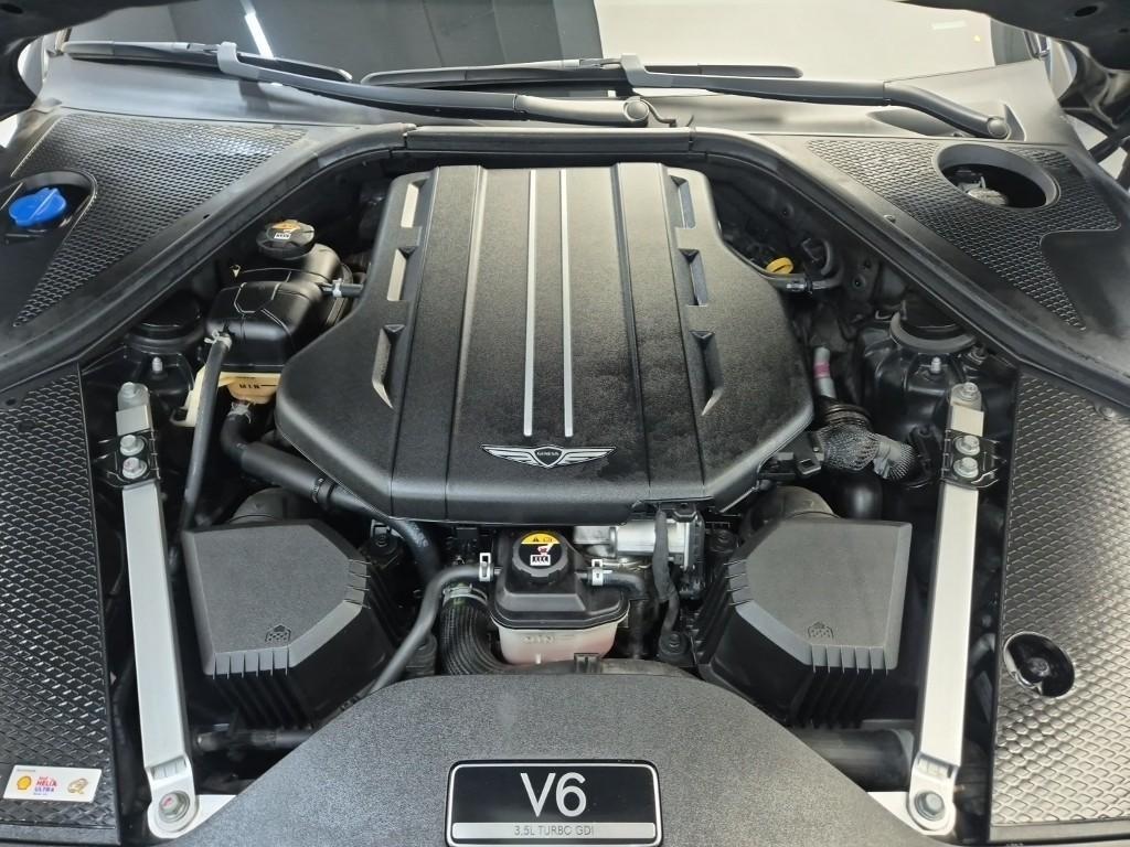 Genesis G90 - Vista 5