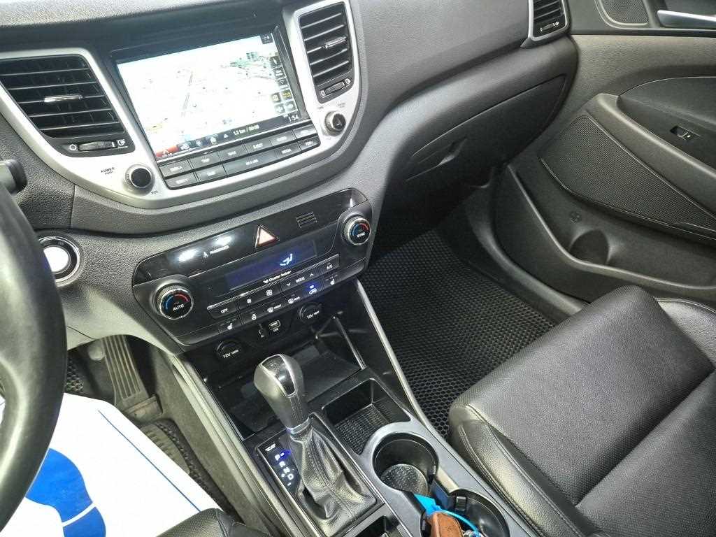 HYUNDAI Tucson - Vista 10