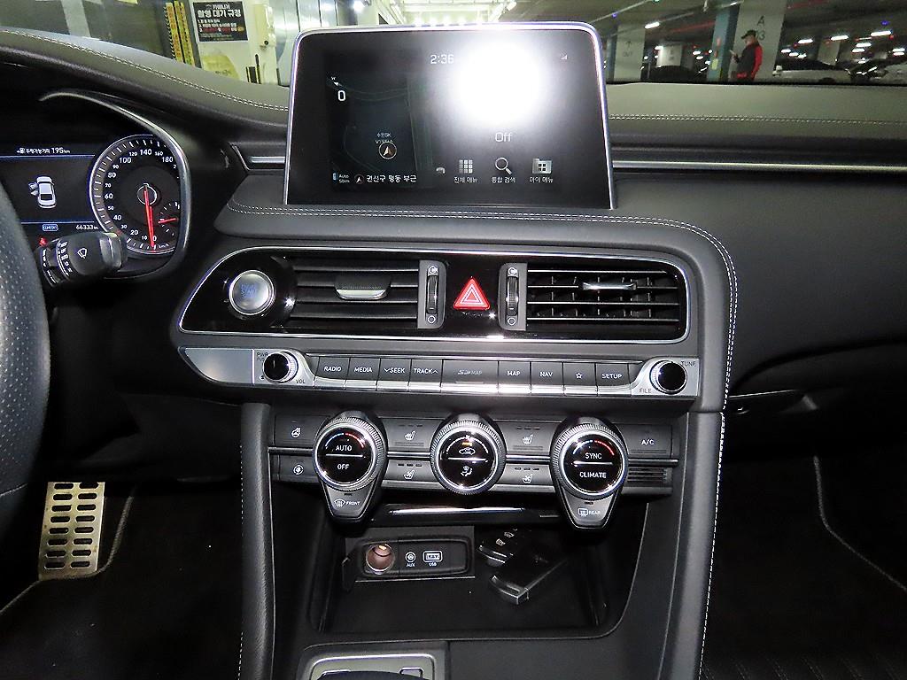 Genesis G70 - Vista 11