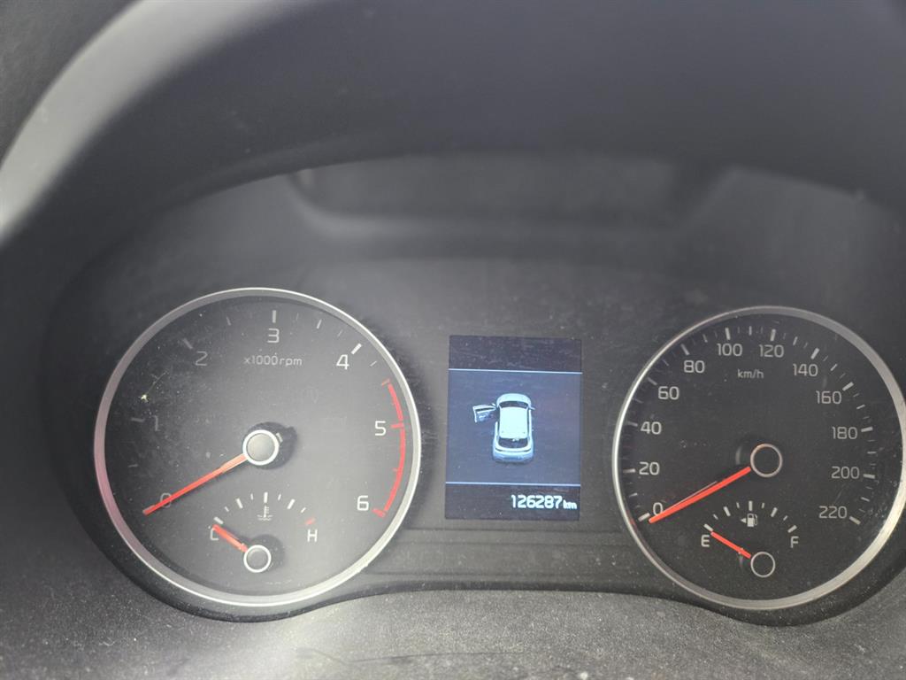 KIA Stonic - Vista 5