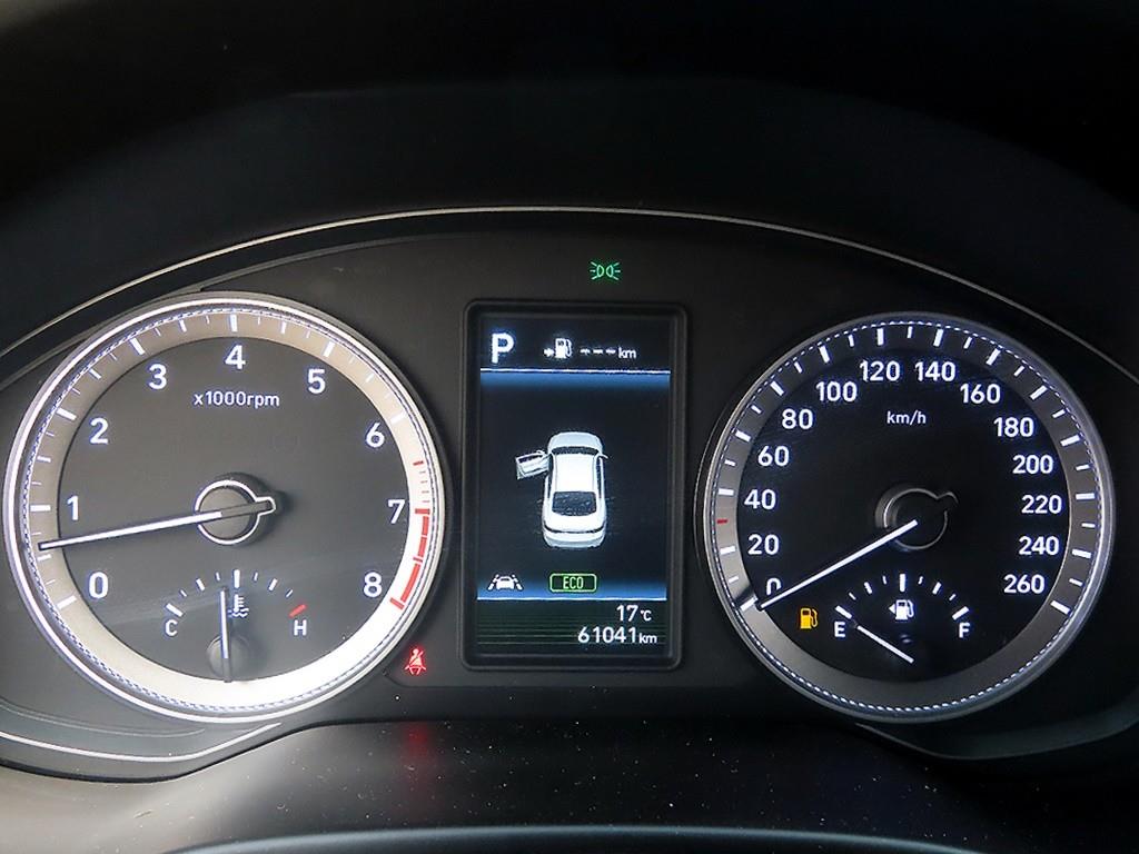 HYUNDAI Grandeur - Vista 8