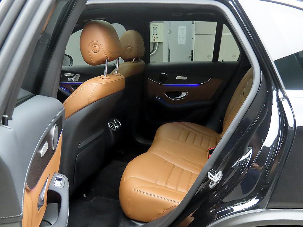 Mercedes Benz GLC Class - Vista 6