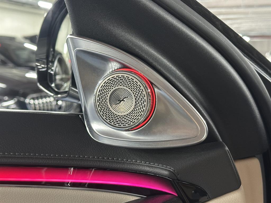 Mercedes Benz S Class - Vista 12