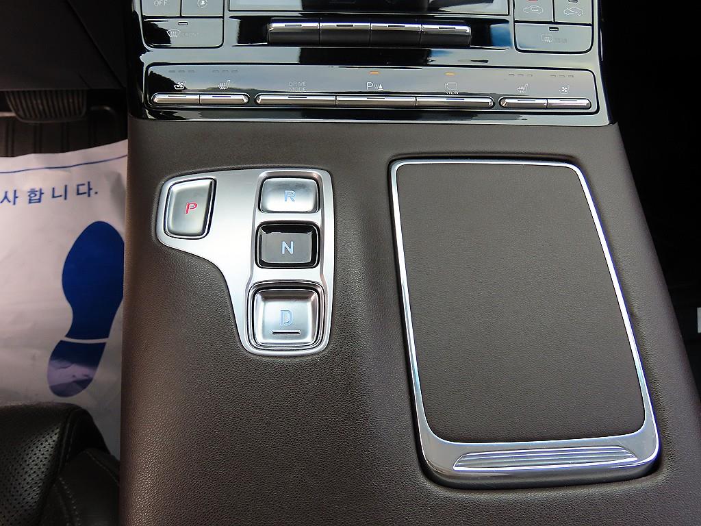 HYUNDAI Grandeur - Vista 11