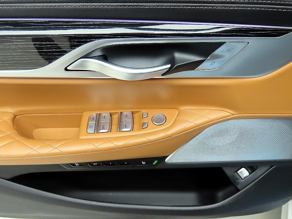 BMW 7 Series - Vista 11