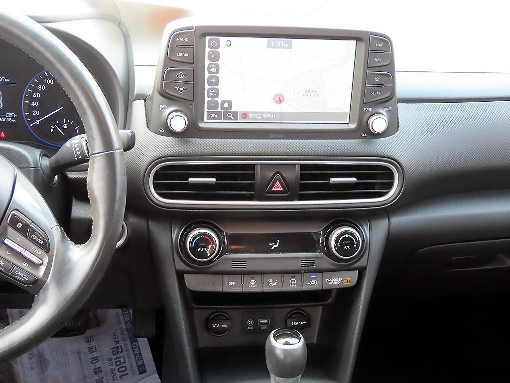 HYUNDAI Kona - Vista 10