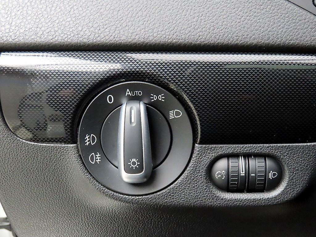 Volkswagen Jetta - Vista 12