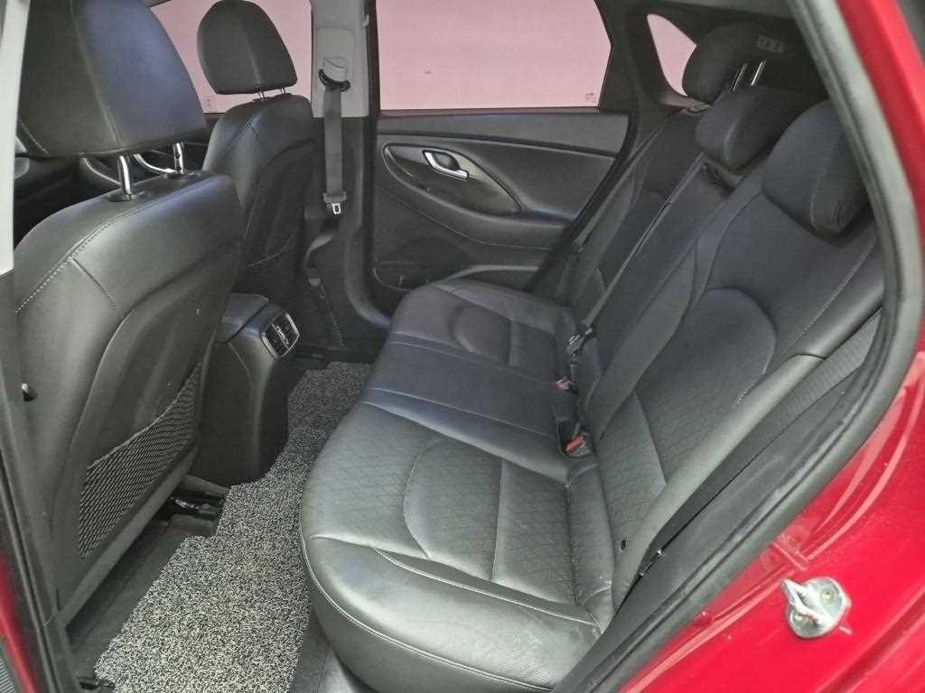 HYUNDAI i30 - Vista 12