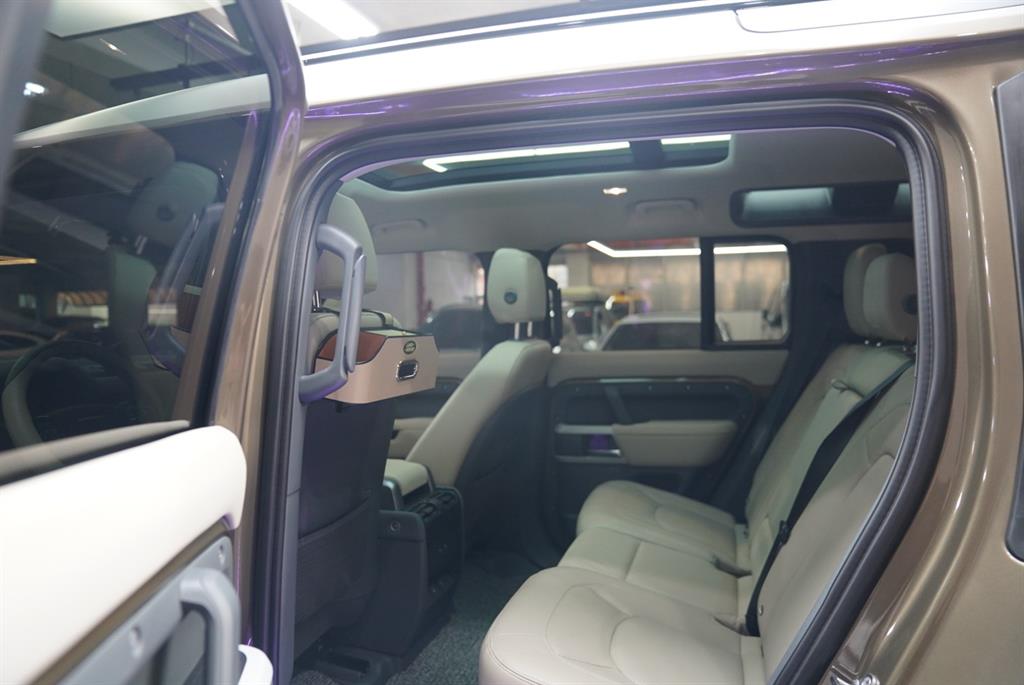 Land Rover Defender - Vista 6