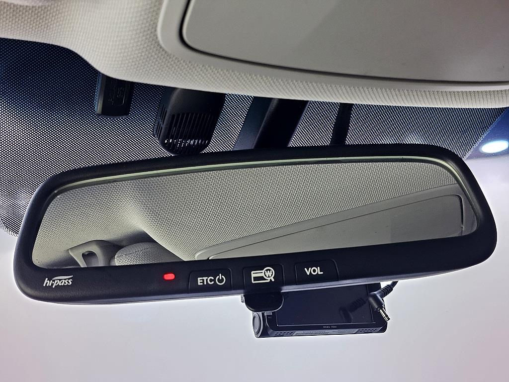 HYUNDAI Sonata - Vista 12