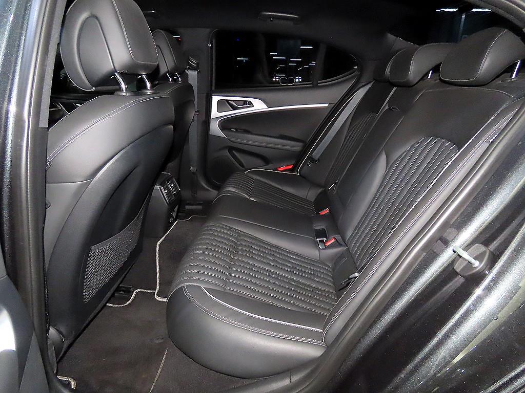 Genesis G70 - Vista 7