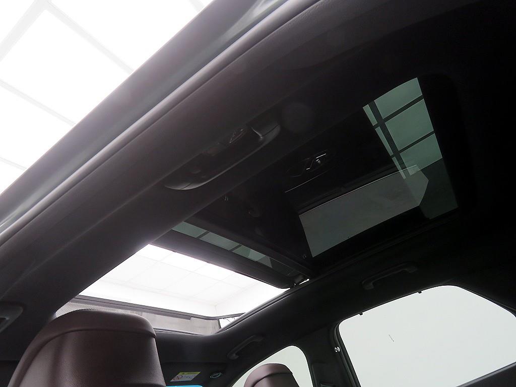 Genesis GV70 - Vista 10