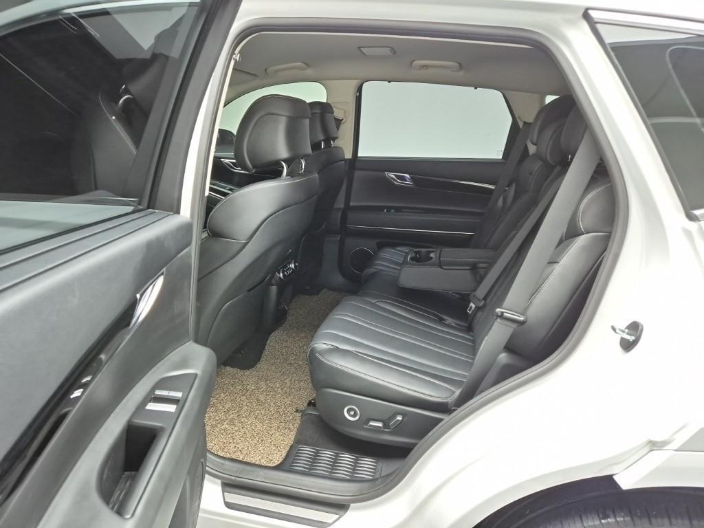 Genesis GV80 - Vista 11