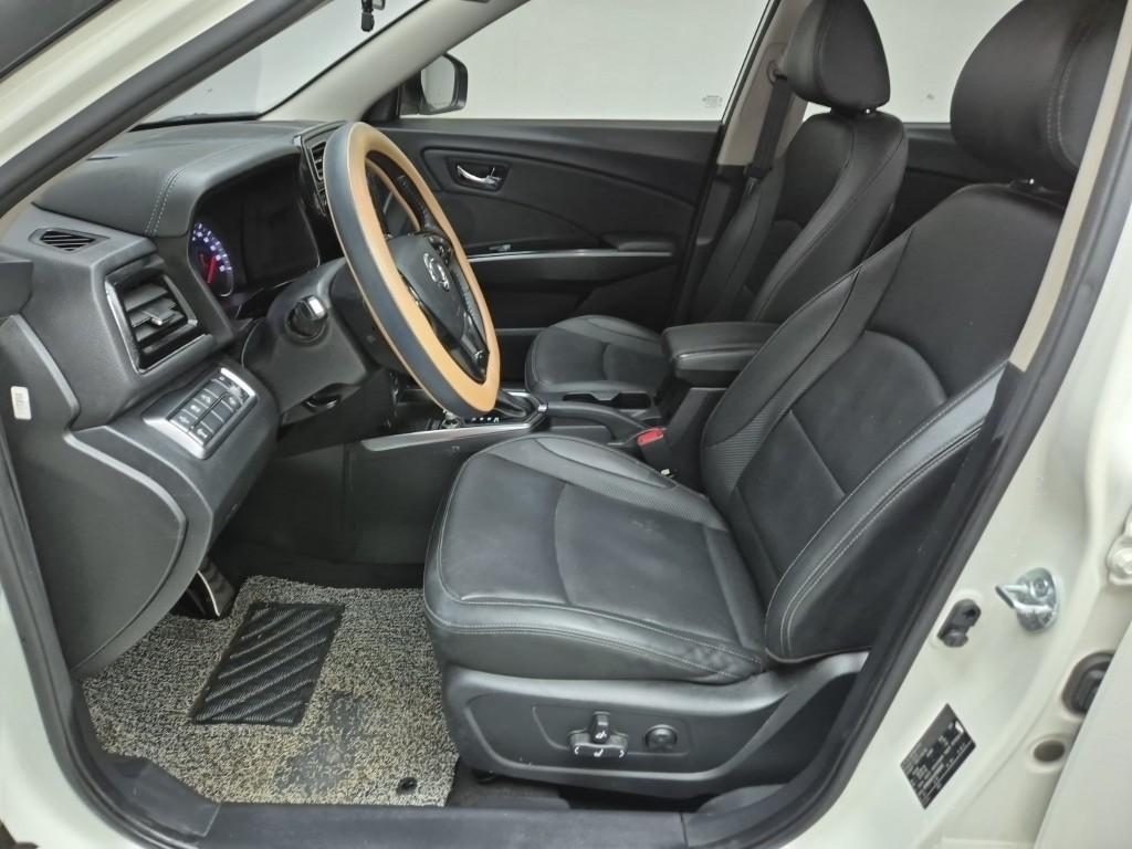 Ssangyong Tivoli - Vista 11