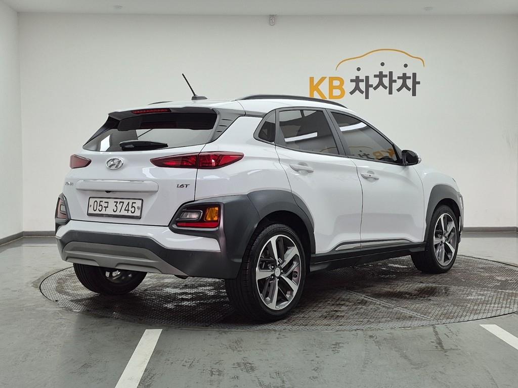 HYUNDAI Kona - Vista 4