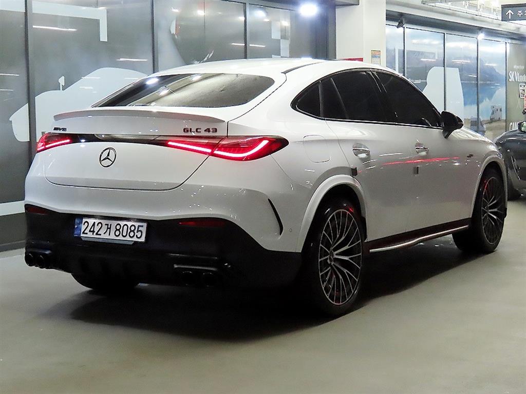 Mercedes Benz GLC Class - Vista 4