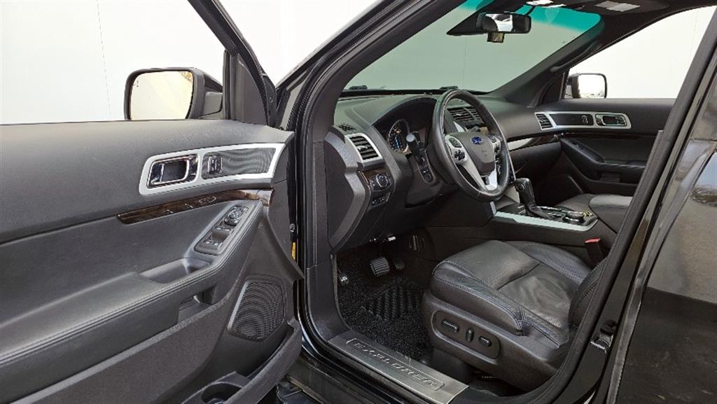 Ford Explorer - Vista 11