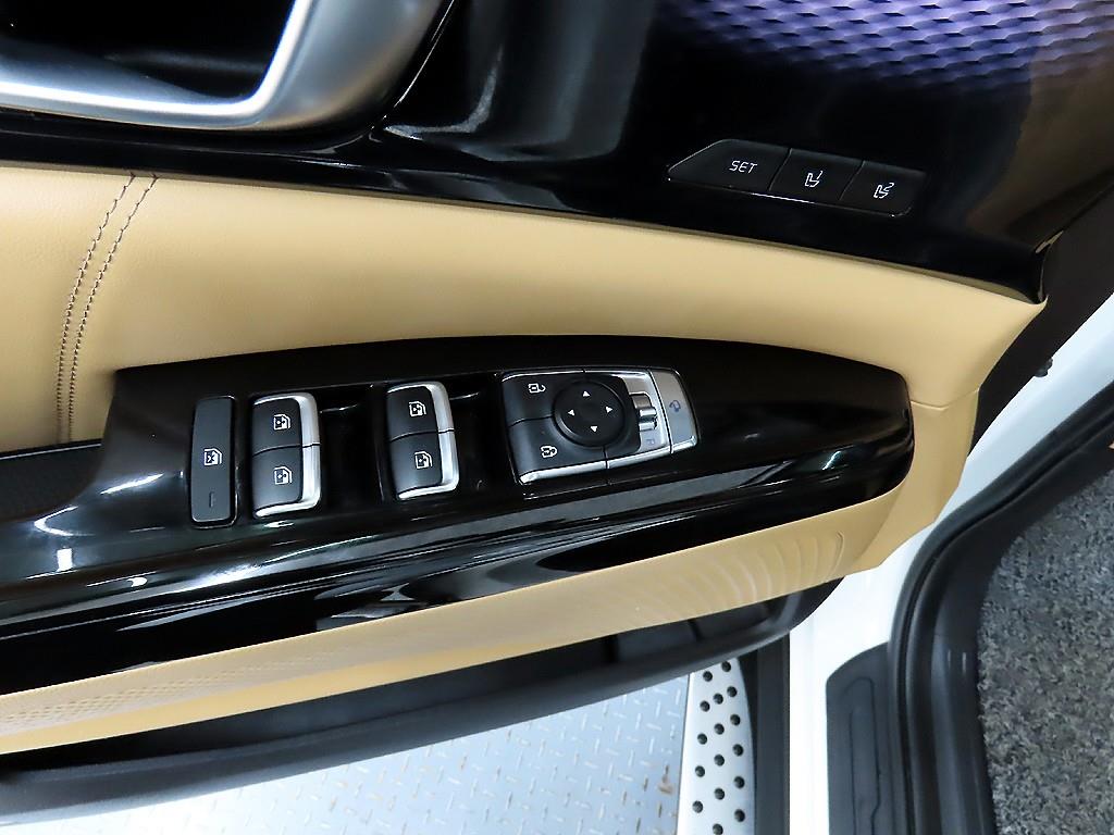 KIA Carnival - Vista 11