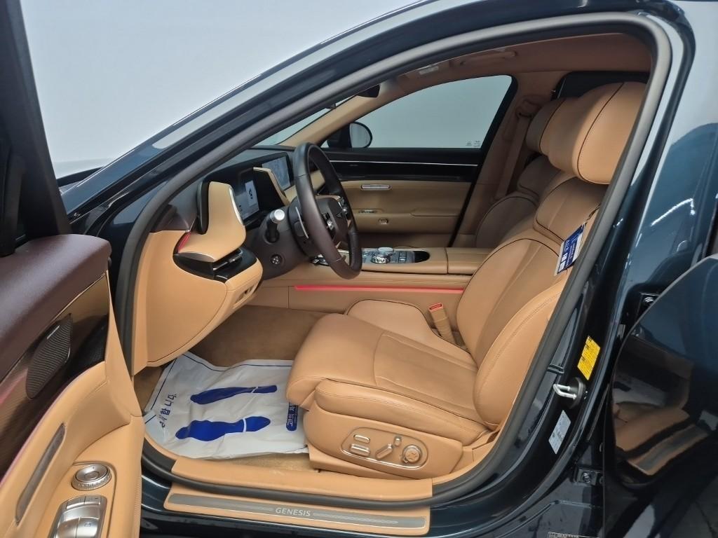 Genesis G90 - Vista 11