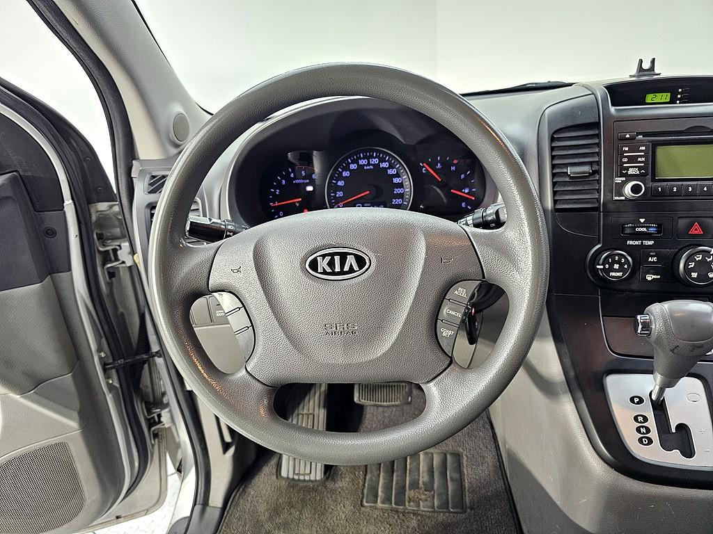 KIA Carnival - Vista 12