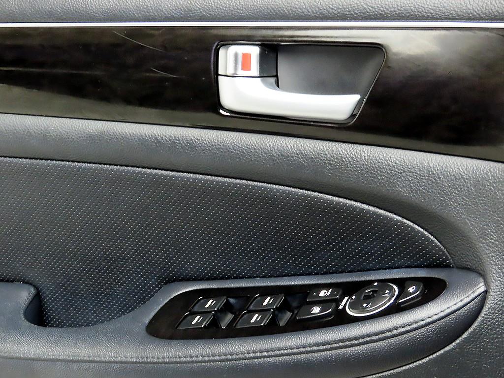 HYUNDAI Genesis - Vista 11