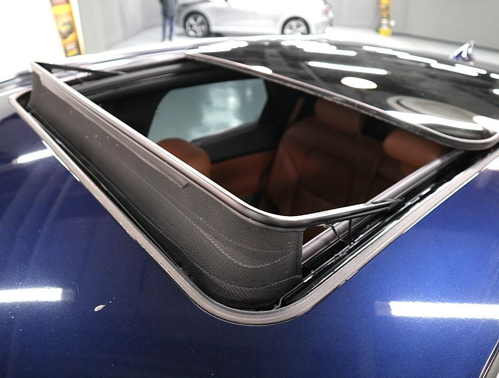 Genesis GV70 - Vista 8