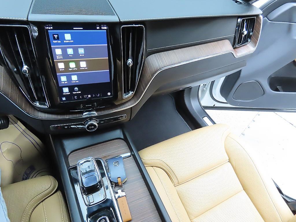 Volvo XC60 2022 Blanco - Importación desde Corea - HF Imports Iquique - Foto 7