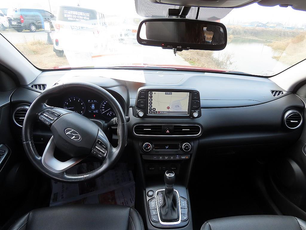 HYUNDAI Kona - Vista 9