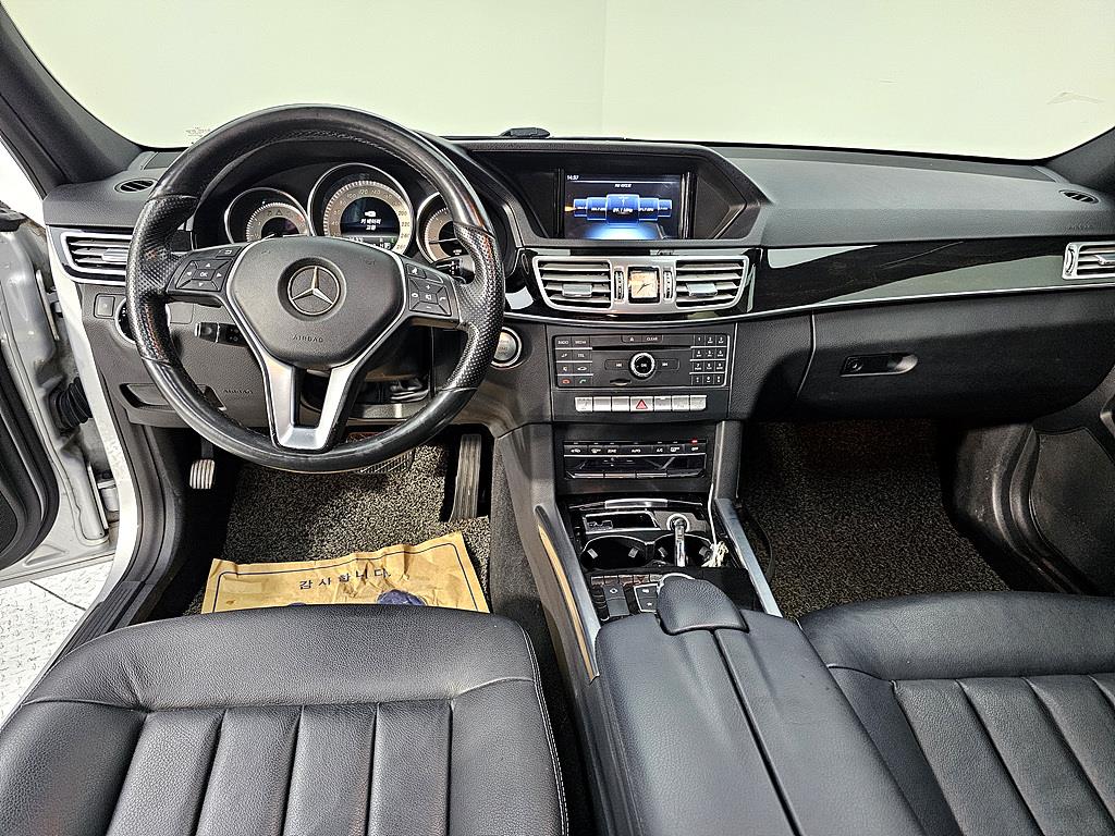 Mercedes Benz E class - Vista 5