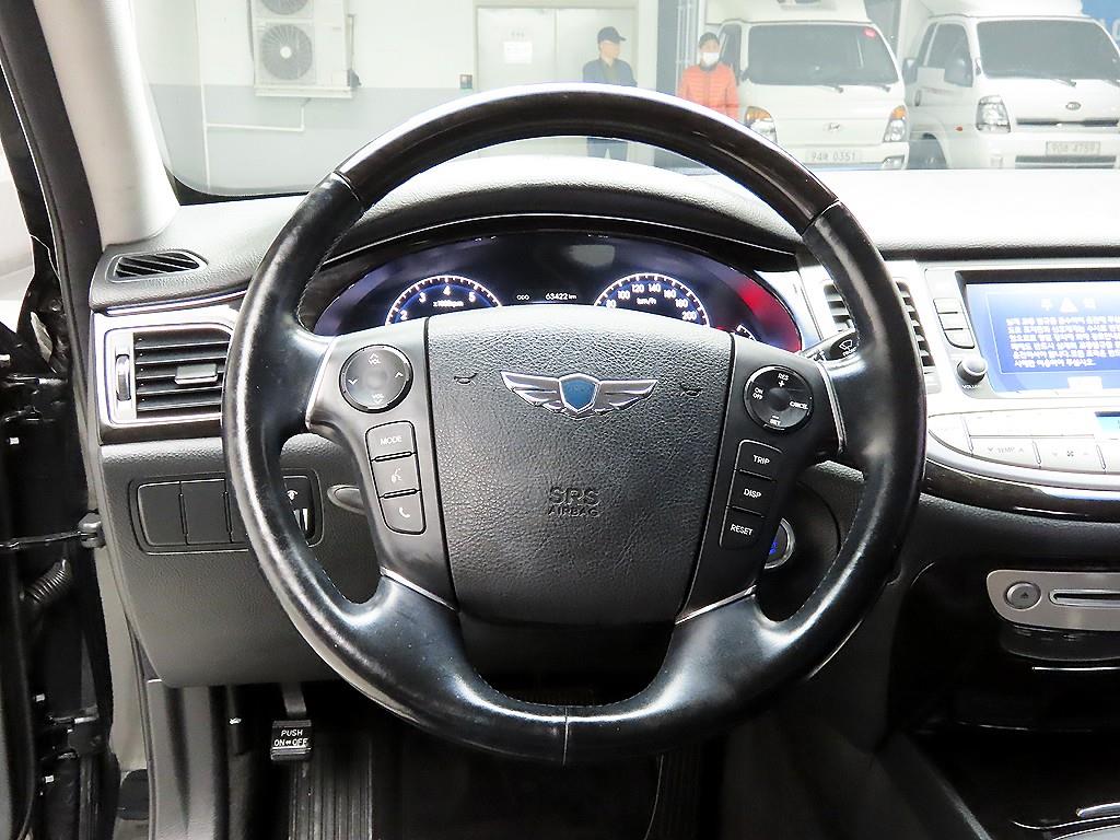 HYUNDAI Genesis - Vista 7