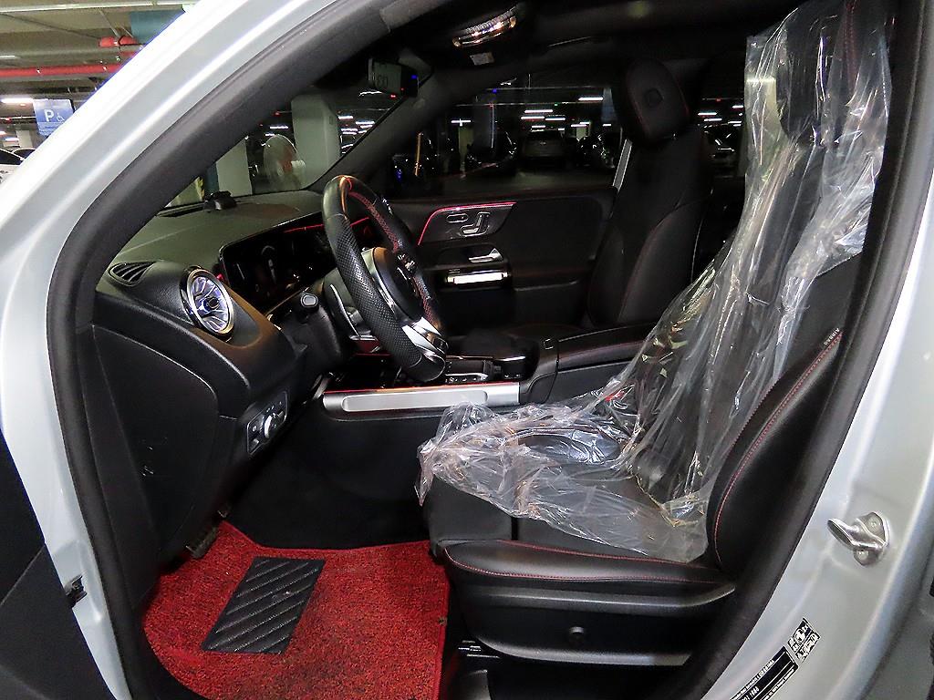 Mercedes Benz GLB Class - Vista 6