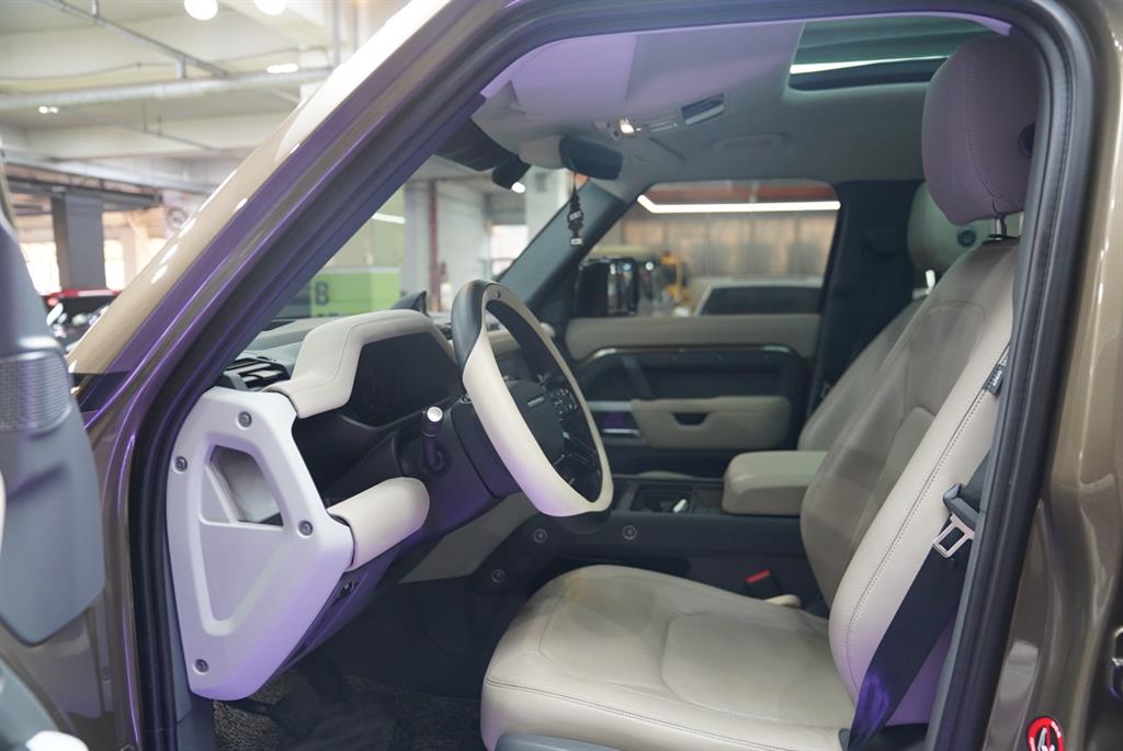 Land Rover Defender - Vista 5