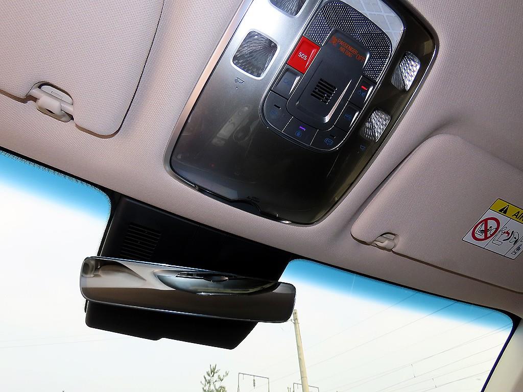 Genesis GV70 2025 Gris - Importación desde Corea - HF Imports Iquique - Foto 14